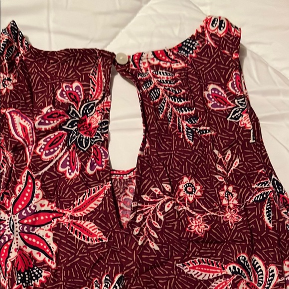 Floral Sleeveless Top - Picture 4 of 5